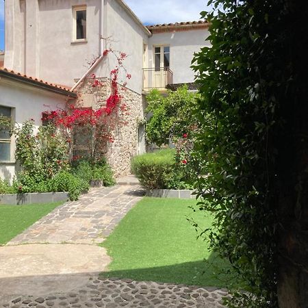 Bed and Breakfast Tra Storia E Realta Sardara Exterior foto