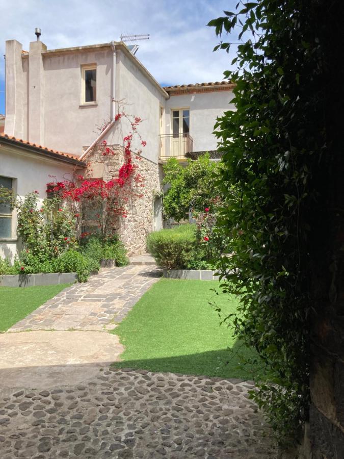 Bed and Breakfast Tra Storia E Realta Sardara Exterior foto